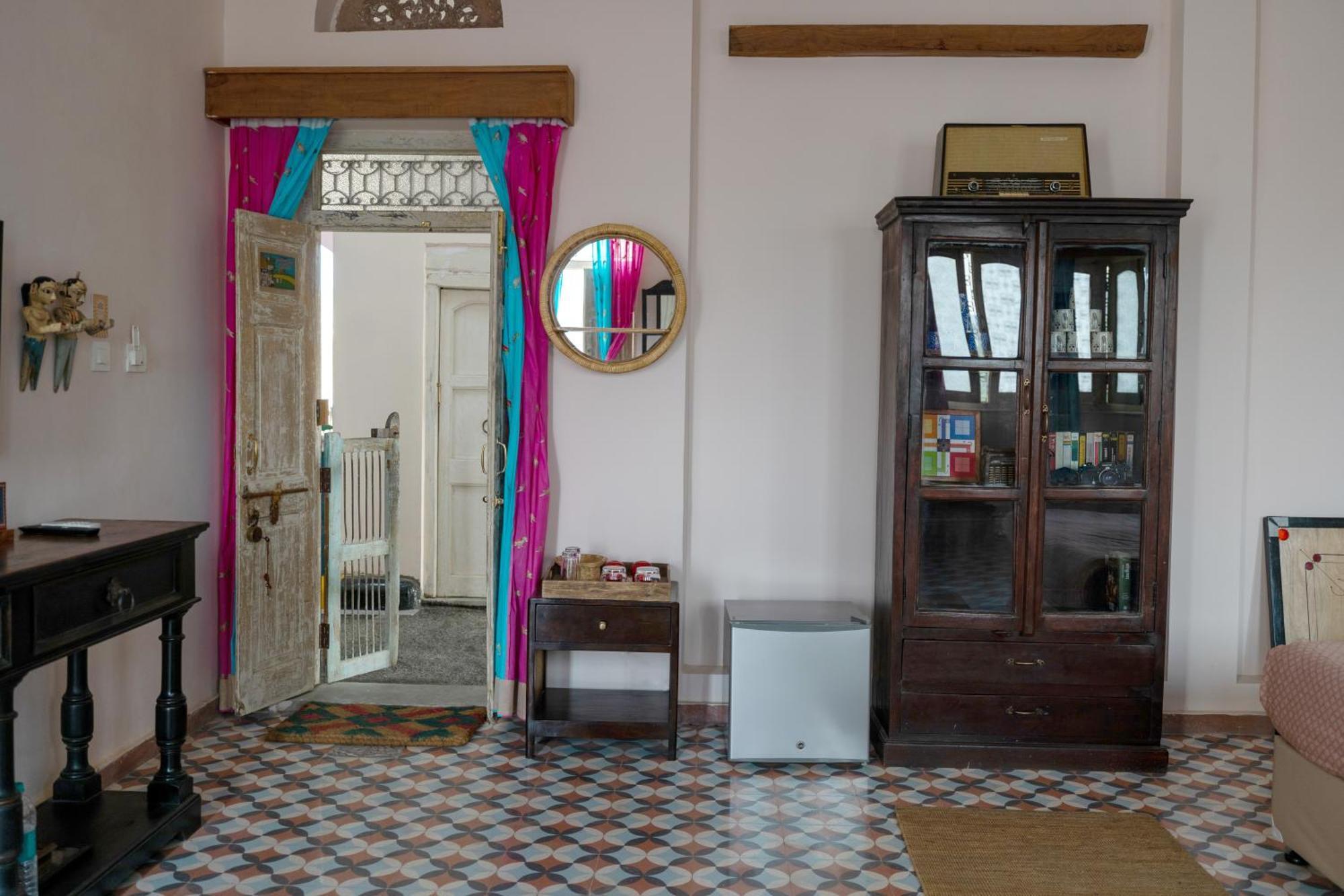 Kol Pol Mohalla Boutique Stay Удайпур Екстериор снимка